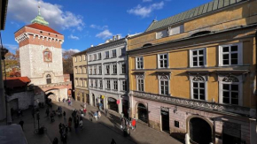 Cinema Apartment with a view of Old Town
